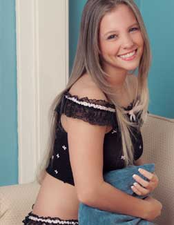 lavnya 22 year female call girls in Agra